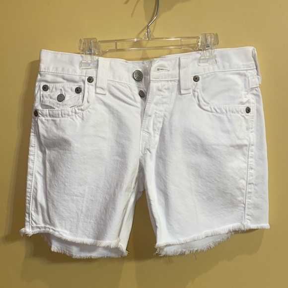 TRUE RELIGION White Shorts - Picture 1 of 3